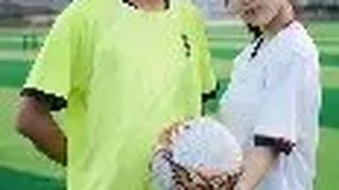 外媒爆料：盖伊红牌瞬间，基恩怒指头部质问：“你这是何必呢？”